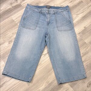 Torrid Women’s Crop Wide Leg Vintage Stretch High-Rise Light Wash Denim Jeans 24